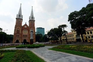 mua dich covid 19 nhieu diem du lich noi tieng o tp ho chi minh diu hiu khong bong nguoi