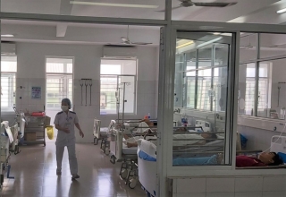 Thêm 97 người nhập viện do ngộ độc thực phẩm nghi do ăn đồ chay ở Đà Nẵng - Ảnh 1.