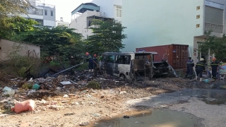 Nhóm trẻ em nghi đốt rác gây cháy 2 xe ô tô 16 chỗ ở Sài Gòn - Ảnh 2.