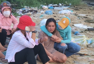 Hàng trăm người trắng đêm tìm kiếm thi thể 5 nạn nhân mất tích trong vụ lật ghe ở Quảng Nam - Ảnh 16.