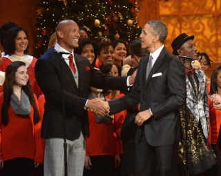‘The Rock’ Dwayne Johnson hiền lành bất ngờ khi gặp tổng thống.