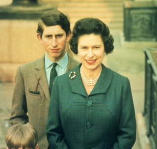 Cuộc đời Nữ hoàng Elizabeth II qua ảnh: Vị nữ vương ngồi trên ngai vàng lâu nhất trong lịch sử các vương triều của nước Anh - Ảnh 12.