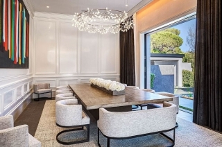 Nội thất nhà Kylie Jenner với tông màu tối giản, sang trọng và thanh lịch
