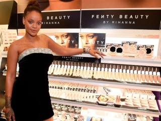 Fenty Beauty của Rihanna tạm thời ngừng kinh doanh để hỗ trợ chiến dịch Blackout Tuesday.