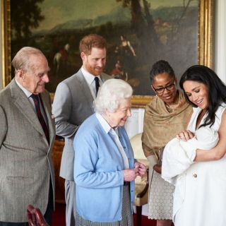 Cuộc đời Nữ hoàng Elizabeth II qua ảnh: Vị nữ vương ngồi trên ngai vàng lâu nhất trong lịch sử các vương triều của nước Anh - Ảnh 28.