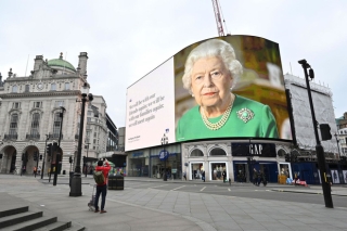 Cuộc đời Nữ hoàng Elizabeth II qua ảnh: Vị nữ vương ngồi trên ngai vàng lâu nhất trong lịch sử các vương triều của nước Anh - Ảnh 30.