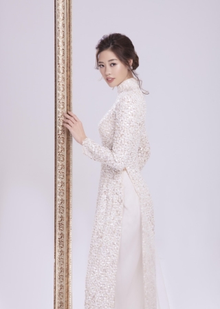 Minh Tú đột phá với National Costume trắng tinh khôi, Miss Áo dài Khánh Vân có làm nên chuyện? ảnh 12