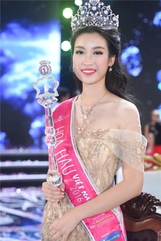 Đỗ Mỹ Linh đăng quang Hoa hậu Việt Nam 2016 trong sự ngỡ ngàng của đông đảo người hâm mộ.
