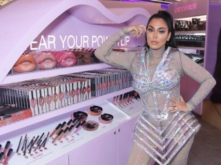 Huda Beauty quyên góp 500.000 đô la cho quỹ NAACP.