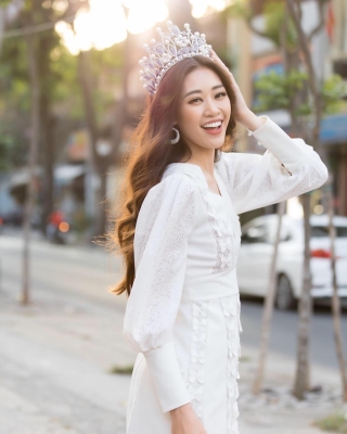 Cùng đăng quang năm 2019, Lương Thùy Linh lọt Top 12 Miss World Khánh Vân là ẩn số Miss Universe 2020 ảnh 4