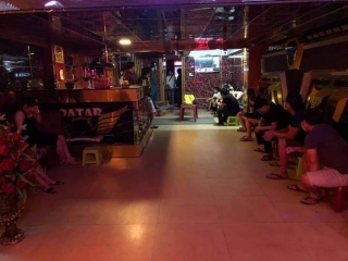 9 thanh niên nam nữ phê M* t*y trong quán karaoke bất chấp lệnh cấm mở cửa đón khách - Ảnh 1.
