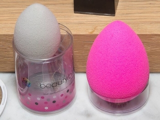 Beautyblender quyên tặng lợi nhuận một ngày cho quỹ Equal Justice Initiative.