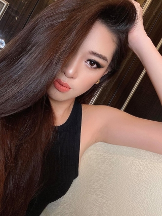 Nối gót HHen Niê Hoàng Thùy, Khánh Vân học make-up sẵn sàng chinh chiến Miss Universe 2020 ảnh 2