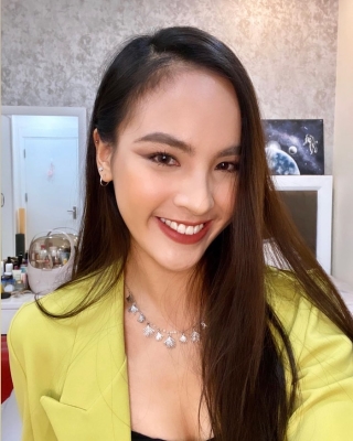Miss Charm Vietnam 2020 – Quỳnh Nga đẹp rạng rỡ trong buổi giao lưu với fan sắc đẹp.