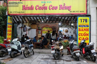 Ngày đầu nới lỏng giãn cách xã hội ở Hà Nội: Nhiều quán ăn vẫn đóng cửa vì sợ lỗ chồng lỗ, quán mở cửa lại vắng bóng khách - Ảnh 9.