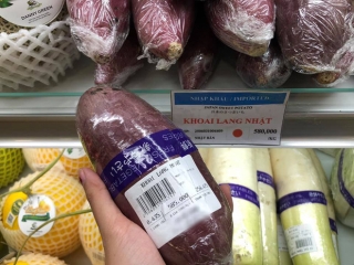 Lần đầu trải nghiệm siêu thị Nhật tại Việt Nam, cô gái “sốc” trước mức giá rau củ ngoại nhập: Món rẻ nhất cũng từ hàng trăm nghìn trở lên? - Ảnh 2.