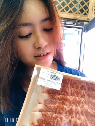 Lần đầu trải nghiệm siêu thị Nhật tại Việt Nam, cô gái “sốc” trước mức giá rau củ ngoại nhập: Món rẻ nhất cũng từ hàng trăm nghìn trở lên? - Ảnh 4.