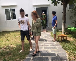 4 nam, 1 nữ dân chơi đến Đà Nẵng thuê biệt thự mở tiệc M* t*y để ăn mừng hết cách ly xã hội - Ảnh 4.