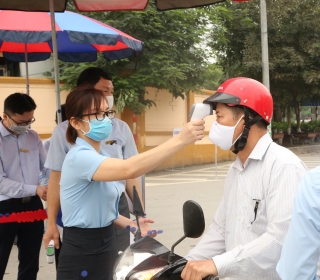 Bảo đảm an toàn cho người bệnh và nhân viên y tế