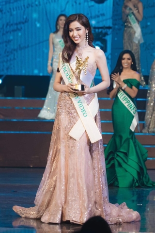 Đỗ Nhật Hà dừng chân ở vị trí Top 6 Miss International Queen 2019 khiến fan vô cùng tiếc nuối.