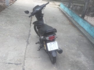 Xử phạt nam thanh niên lái xe máy bằng 2 chân dạo phố Đà Nẵng - Ảnh 3.