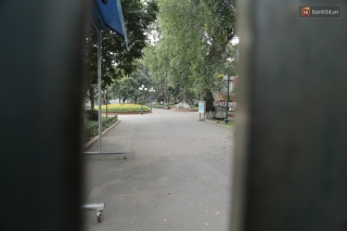 Hà Nội: Công viên vẫn đóng cửa dịp nghỉ lễ, nhiều phụ huynh đưa con đi chơi nuối tiếc ra về - Ảnh 7.