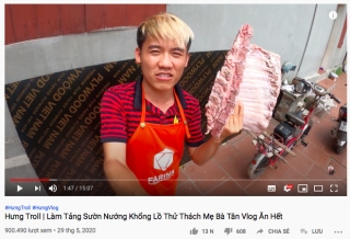 Sau nhiều lần bị ném đá vì dùng tay trần chế biến đồ ăn, con trai Bà Tân Vlog đáp trả một câu khiến dân tình nghe xong càng thấy vô lý hơn - Ảnh 4.