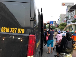 Hà Nội: Nhiều tuyến đường ùn tắc kinh hoàng trong chiều 29/4, một số nhà xe bắt khách giữa đường - Ảnh 6.