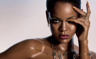 Đây cũng là lần đầu tiên Rihanna hé lộ khoảnh khắc “đổi đời” của mình.