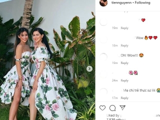Mới đây, Tiên Nguyễn vừa đăng tải lên trang cá nhân tấm ảnh diện đồ đôi, chụp cùng mẹ mình. Bức ảnh nhận được rất nhiều lượt thích cùng bình luận khen ngợi nhan sắc của mẫu thân.
