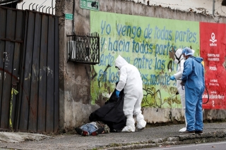 Hơn 1.600 người Ch?t vì Covid-19, thi thể nằm ngay trên đường phố Ecuador - 5