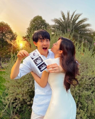 Đông Nhi vui mừng thông báo tin vui đang mang thai con đầu lòng sau 6 tháng kết hôn