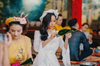 Vũ Thu Phương cùng dàn Hoa hậu H’Hen Niê, Khánh Vân dịu dàng trong tà áo tứ thân du xuân ảnh 7