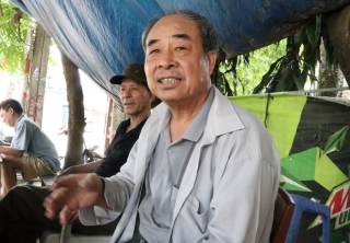 Ông Trần Xuân Bảy là đời thứ 13 ở làng Phú Diễn kể về giếng cổ.