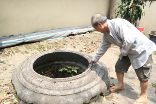 Chiếc giếng cổ hàng trăm năm tuổi ở làng Phú Diễn.