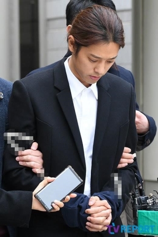 Jung Joon Young lãnh án cho tội cầm đầu phòng chat T*nh d*c ở showbiz Hàn