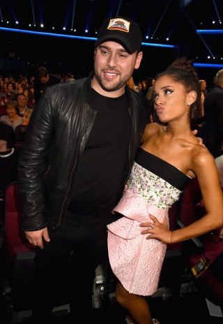 Nhiều người cho rằng Scooter Braun - quản lý của Ariana Grande, chính là nhân vật đứng sau cuộc “thanh trừng” MXH này.
