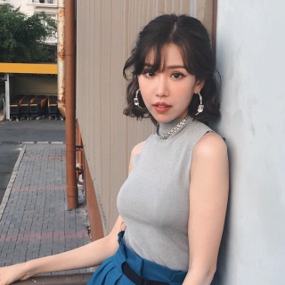 Vốn sở hữu nhan sắc trong sáng như các hot girl Hàn Quốc, Min luôn đốn tim người đối diện với vẻ ngoài tươi tắn, ngọt ngào