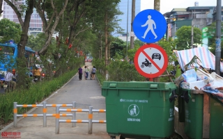 Môi trường - Người dân thích thú với phố đi bộ mới xanh mát tại Hà Nội giữa những ngày oi bức (Hình 14).