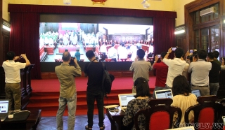 Hình ảnh phóng viên tác nghiệp tại phiên tòa giám đốc thẩm vụ án Hồ Duy Hải