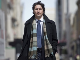 Thủ tướng Canada và cú vuốt tóc đi vào lòng người: Tút lại vẻ phong độ, quyến rũ chỉ sau 1 nốt nhạc! - Ảnh 2.