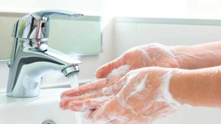 Không rửa tay thường xuyên, không chỉ có thể dính virus corona, bàn tay có thể chứa hơn 400 nghìn loại virus, vi khuẩn - Ảnh 1.