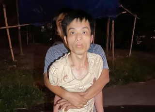 Đã bắt được đối tượng đâm tài xế taxi ở Quảng Ninh, nghi vấn cướp xe - Ảnh 1.