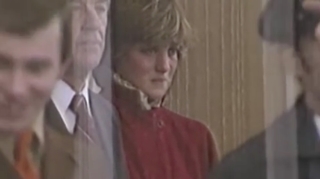 Sự thật phía sau bức ảnh Công nương Diana bật khóc tại sân bay: Cứ ngỡ cuộc chia ly xúc động hóa ra là giây phút biết mình là người thừa - Ảnh 2.