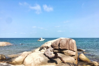 Đến Kiên Giang đâu chỉ có mỗi Phú Quốc, viên ngọc thô Hòn Sơn cũng có những bãi tắm xanh trong, đẹp tới nức lòng người! - Ảnh 1.