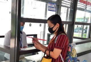 Đi xe buýt BRT Kim Mã - Yên Nghĩa không cần dùng tiền mặt - Ảnh 1.