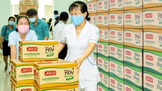 Uniben trao tặng 150.000 bữa ăn dinh dưỡng từ Mì 3 Miền và Nước trái cây Joco cho đội ngũ y bác sĩ các bệnh viện tuyến đầu - Ảnh 10.