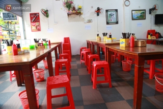 Ngày đầu nới lỏng giãn cách xã hội ở Hà Nội: Nhiều quán ăn vẫn đóng cửa vì sợ lỗ chồng lỗ, quán mở cửa lại vắng bóng khách - Ảnh 2.