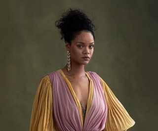 Sau đó đã chiếm được sự ưu ái của khán giả cũng như niềm tin của các nhà sản xuất, Rihanna đã tiếp tục trỗi dậy trong danh vọng cho tới hiện tại.