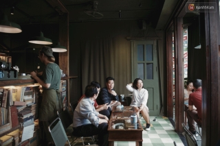 Một Hà Nội đông đúc nhưng vẫn cực chill trong ngày đầu nghỉ lễ: người người rủ nhau ra phố, các quán cafe kín khách ngồi vỉa hè - Ảnh 7.